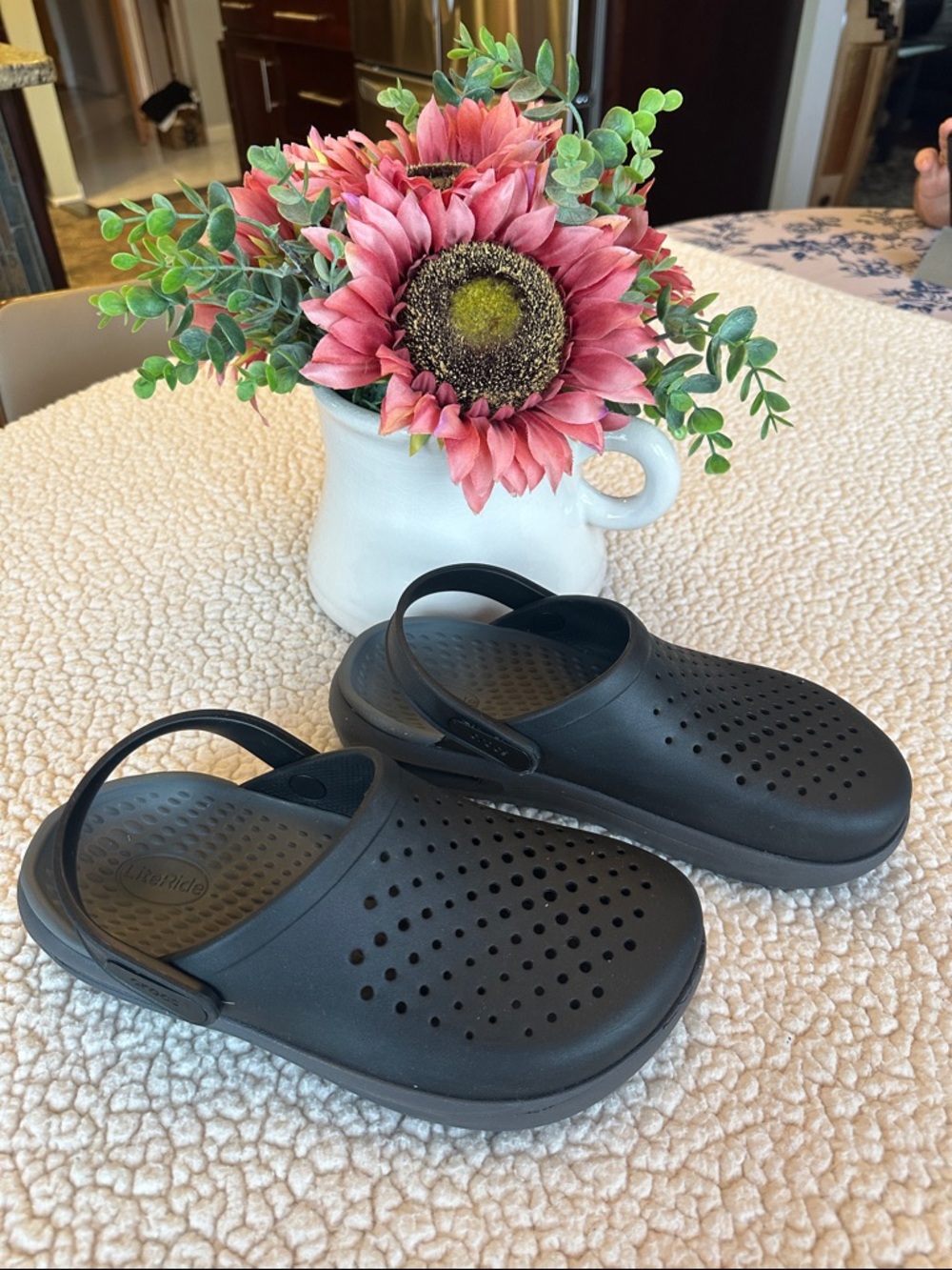 CROCS LiteRide Black Clogs Sz 8 - Picture 3 of 13